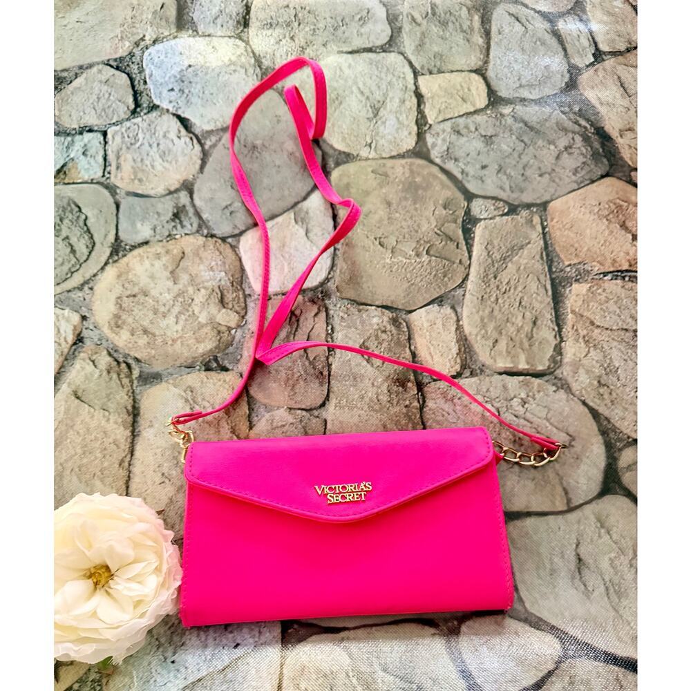 NEW VICTORIA SECRET CROSS SHOLDER WALLET